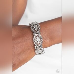 Curly Chic Bracelet